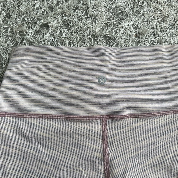 Women’s Lululemon Striped Purple Wunder Under Leggings Size 6 - Picture 3 of 7